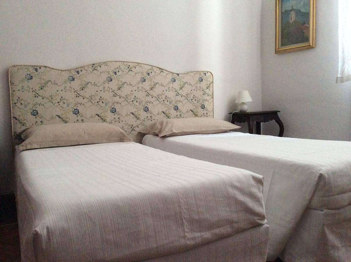 B&B Chiara Biella Bagian luar foto